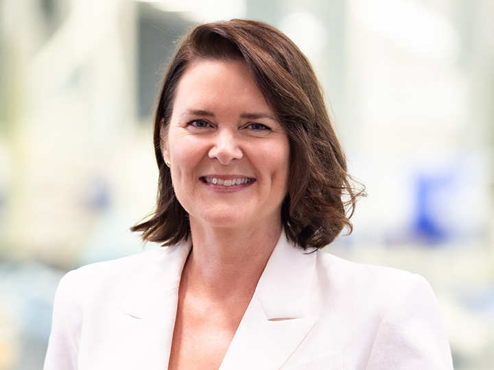 Anna Curzon profile