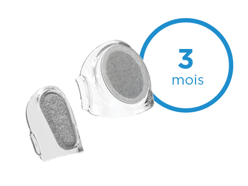 Deux composants diffuseurs en plastique transparent avec un filtre gris à l’intérieur. Le texte «&nbsp;Diffuseur&nbsp;» est inscrit au-dessus des composants, et à droite, il y a un cercle bleu avec le texte «&nbsp;3&nbsp;mois&nbsp;» à l’intérieur.